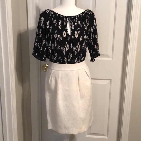 Banana Republic Pencil Skirt - Picture 5 of 7